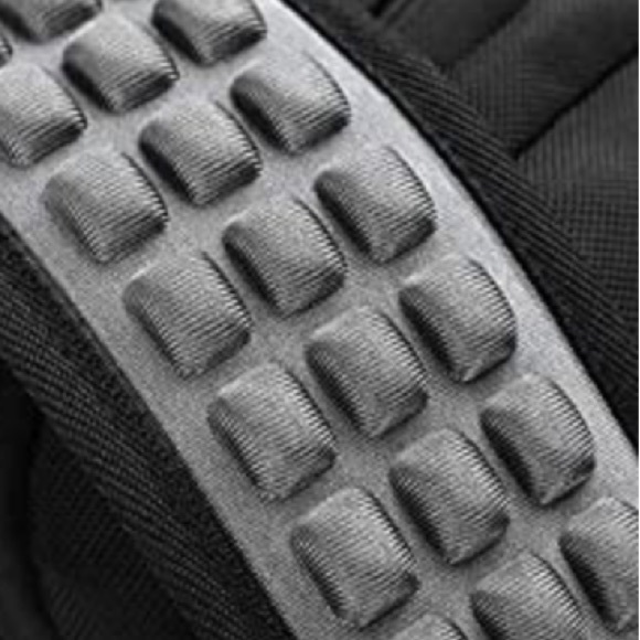 Extra Large Travel Backpack with USB Charging - Picture 8 of 11